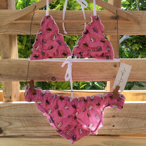 Bikini - Picture 2 of 2